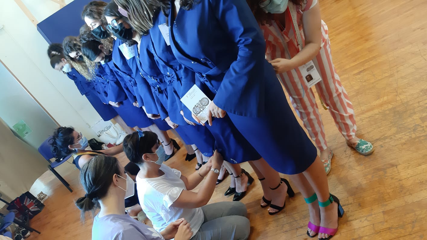 Divise delle hostess del Festival Valle d'Itria